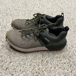 Forsake Range Low Waterproof Hiking Sneakers Sz 8.5 Men's Gorpcore Outdoor Trail